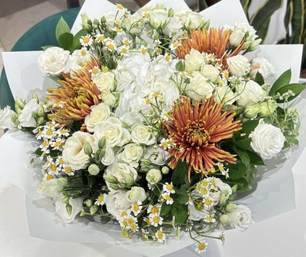 Serene stems bouquet - Image 2